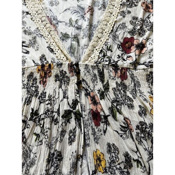 Coco & Jamieson crinkle rayon floral with Lace trim BOHO size M - Picture 4 of 8